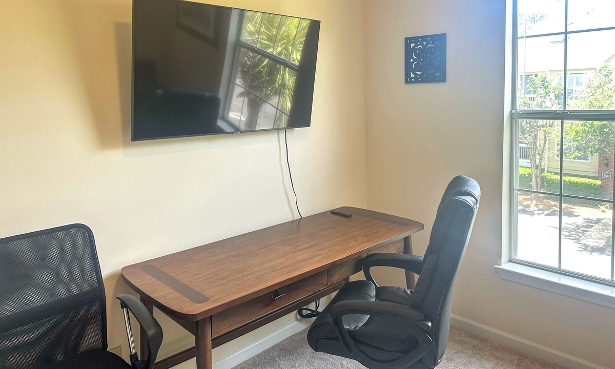 Seaside Farms Condo | Mount Pleasant Condo w/Pool & Bikes: Near Beach!