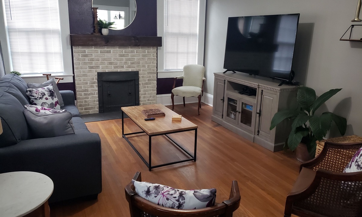 Sumter House | The Moise Manor, a 1934 Bungalow, centrally located in the heart of Sumter.