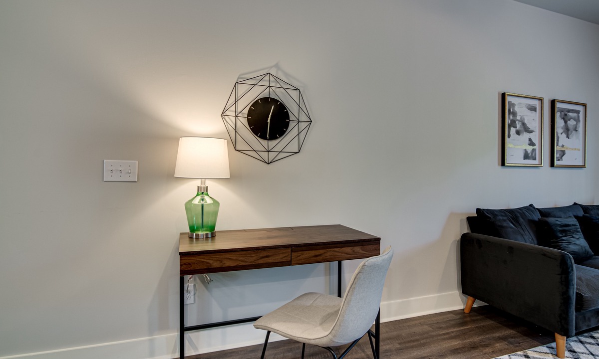 Gracewood Apartment | The Alice: King Bed - Top Floor - Pool & Gym - WiFi - Washer/Dryer - Ft Gordon