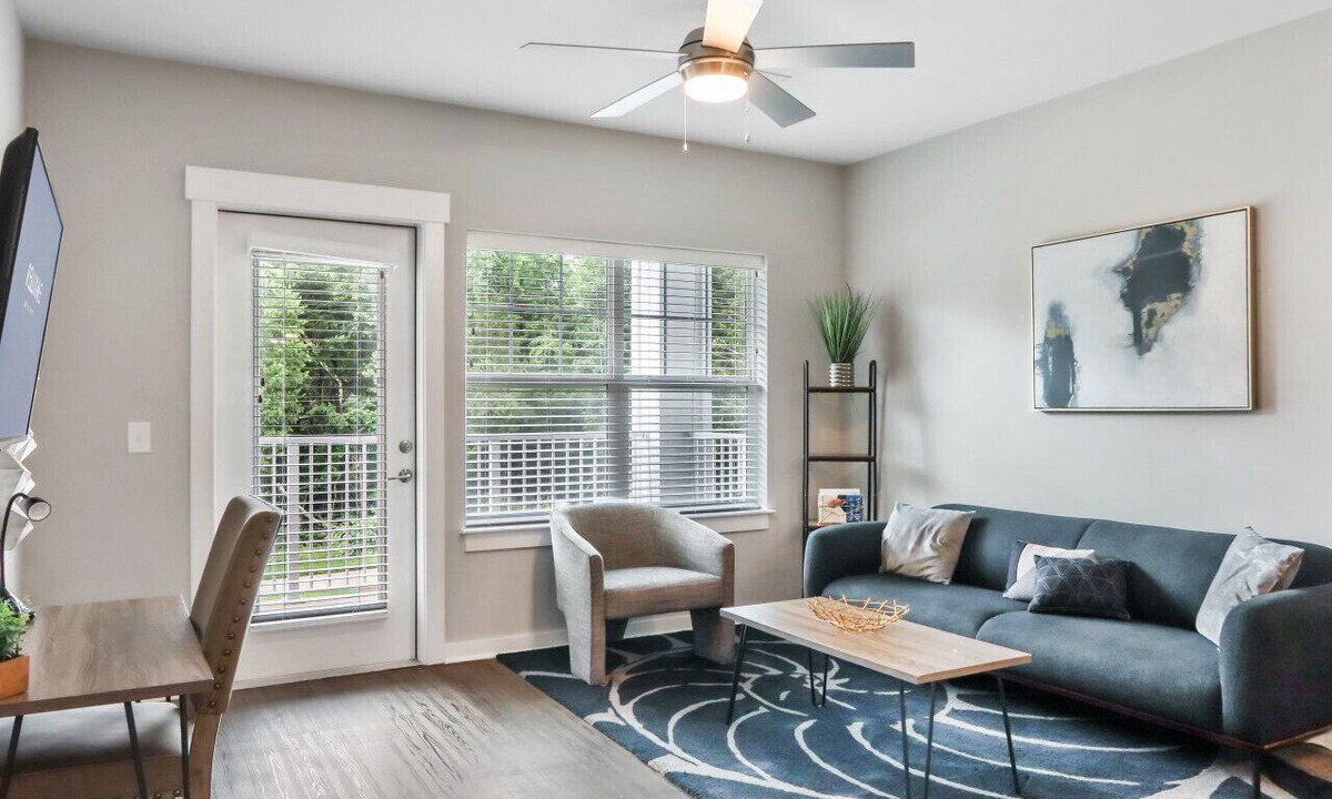 Paw Creek Apartment | Reluxme | Elegant 1BR Near Airport & Dining
