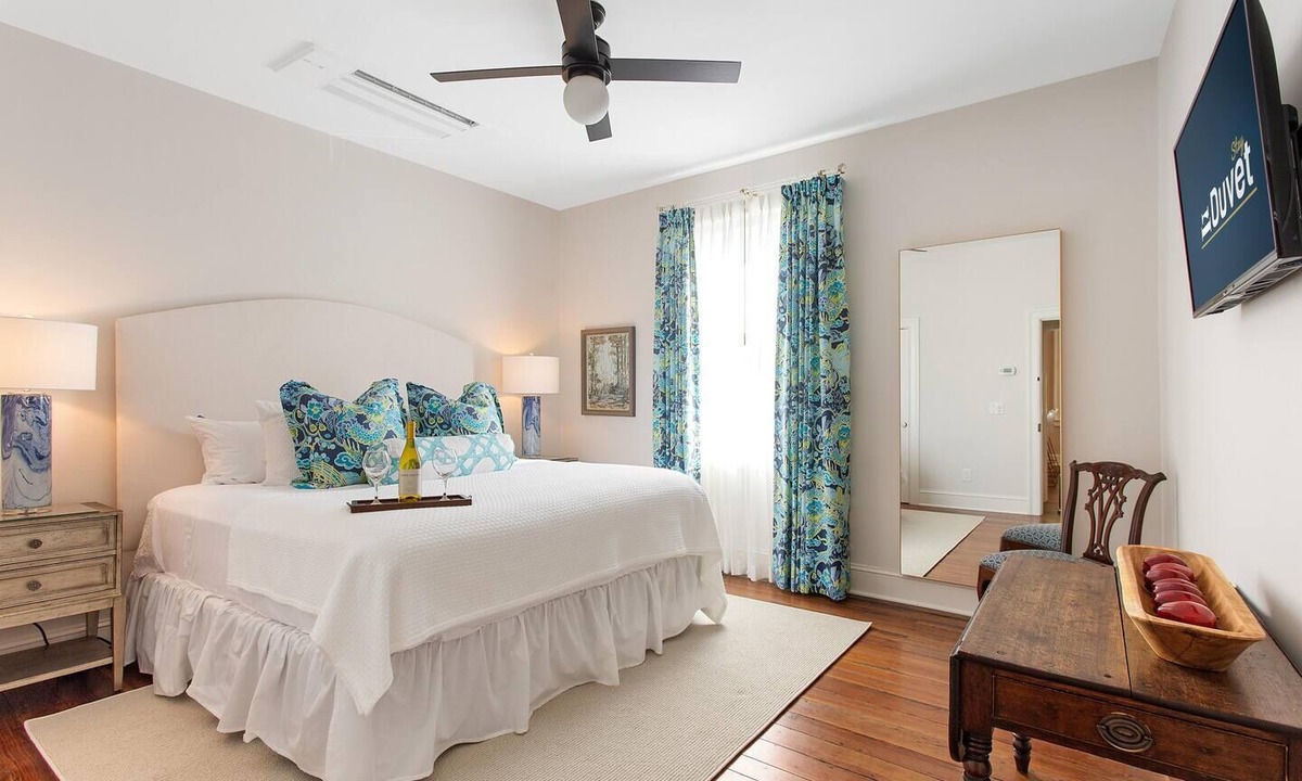 French Quarter Apartment | Dianna Browns Place | Historic District
