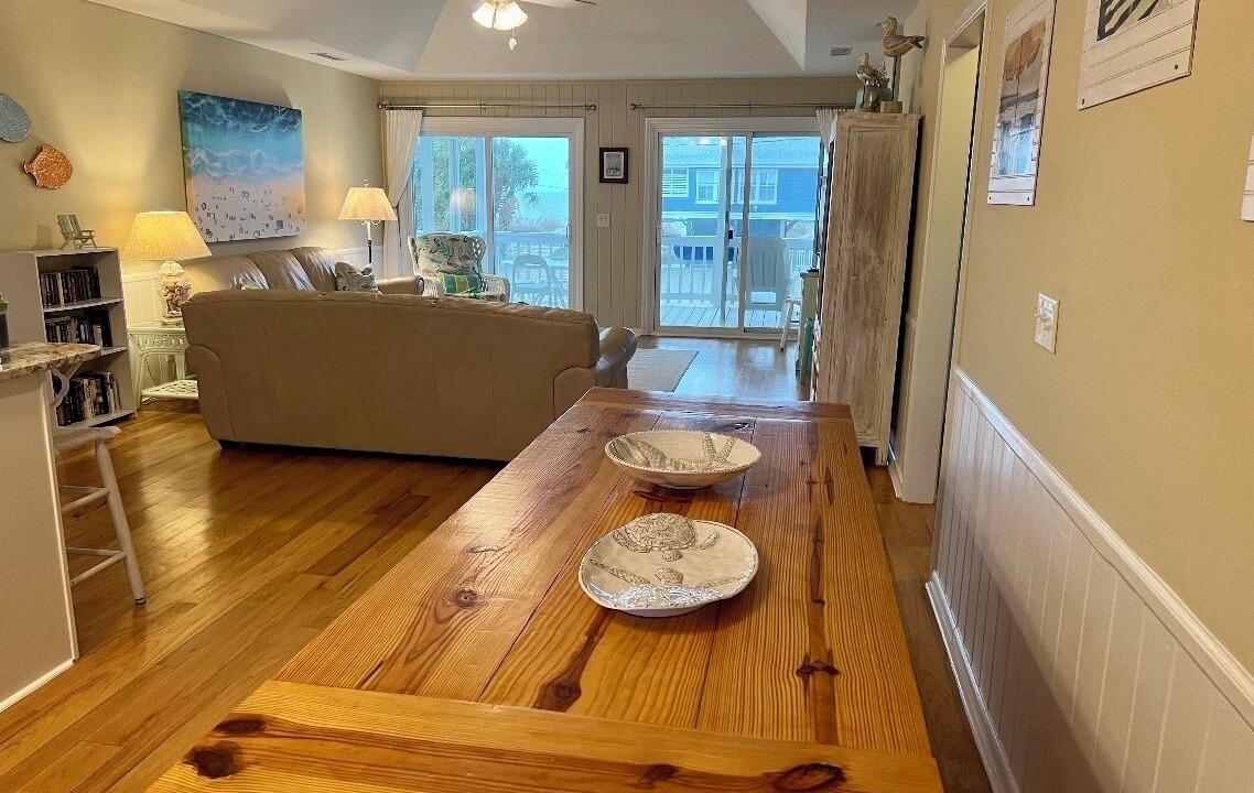 Edisto Island House | 2nd row Ocean Views 4br 3ba Sleeps 12, '26 Pool Amenity Card, linens included