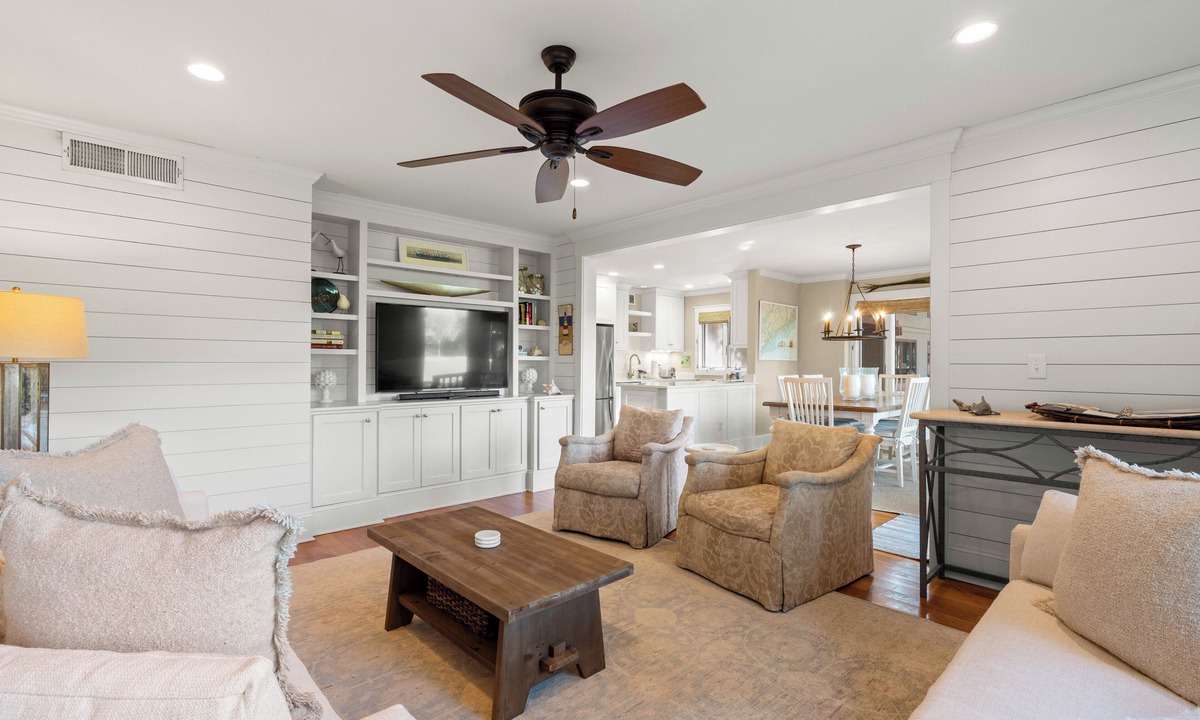 West Beach Village Condo | 1309 Fairway Oaks Villa by Akers Ellis Rentals