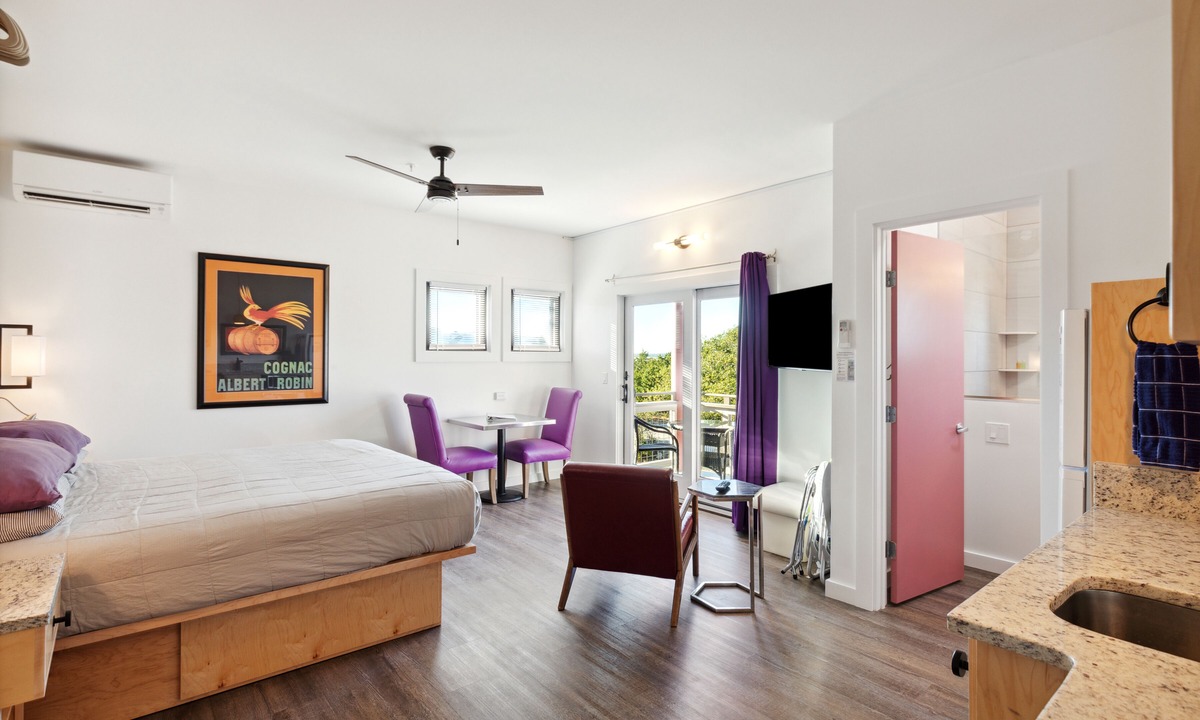 Folly Beach Hotel | Boutique Hotel Folly Room 9: King Studio with a deck - sunset views over Folly River