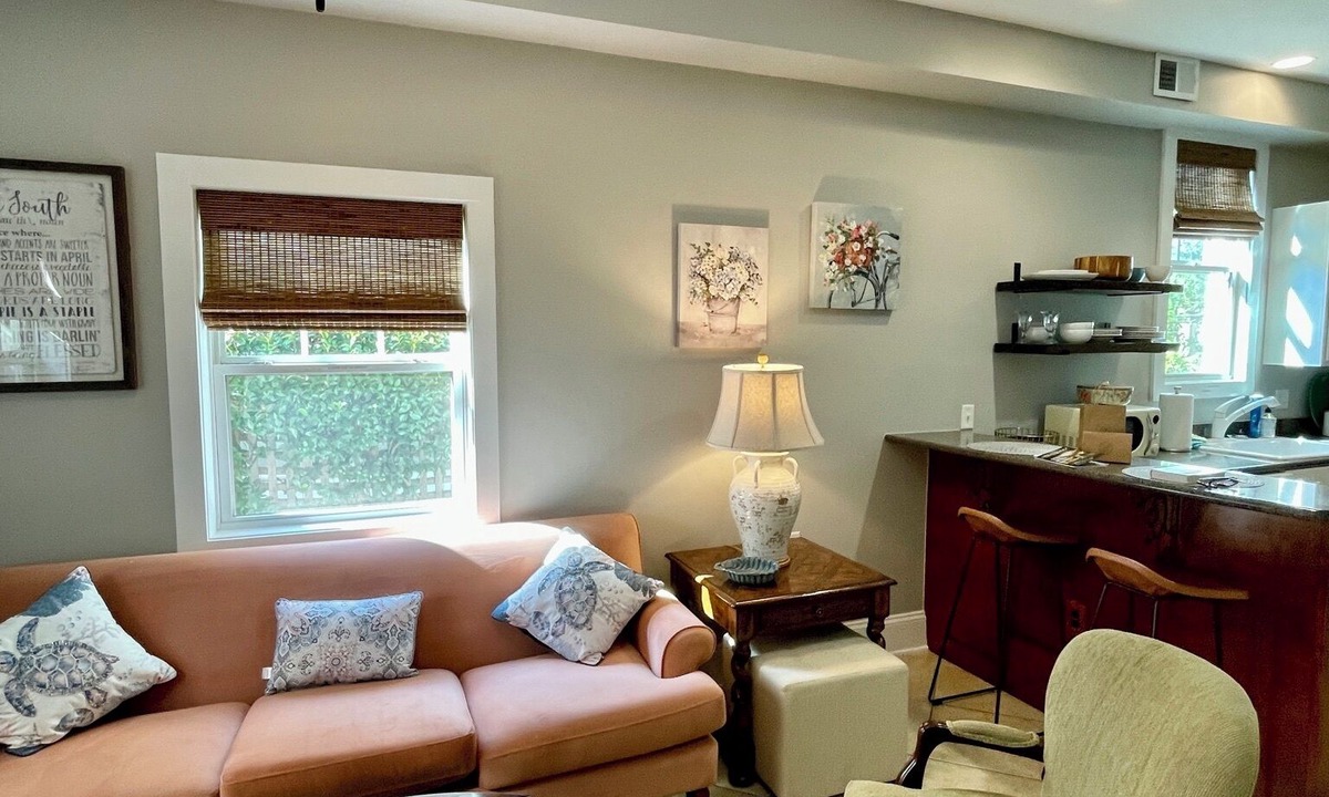 Beaufort Apartment | Camellia Suite, Apartment 1 at Magnolia Court