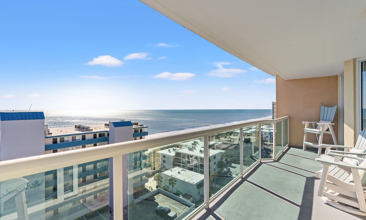 Crescent Beach Condo | Luxury condo, across the street from the beach + Free Attraction Tickets!