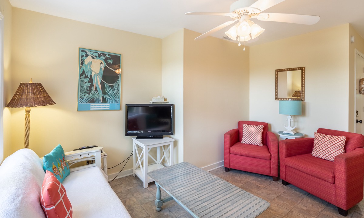 Folly Beach Apartment | Folly Beach/Oceanfront/Easy Walking Distance to Restaurants/Shop/Pier