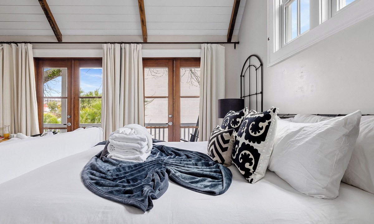 Cannonborough Elliotborough Apartment | Honeymoon Paradise | The Tango