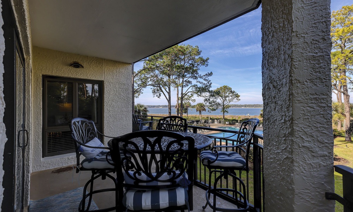 South Beach Condo | 1855 Beachside Tennis - Gorgeous Views of Calibogue Sound!