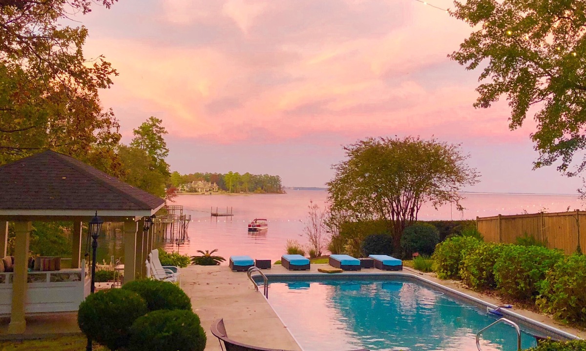 Lexington House | Lakefront Heaven! Pool, Cabana, Big yard & porches, kayak, In Lex! Boat Option!
