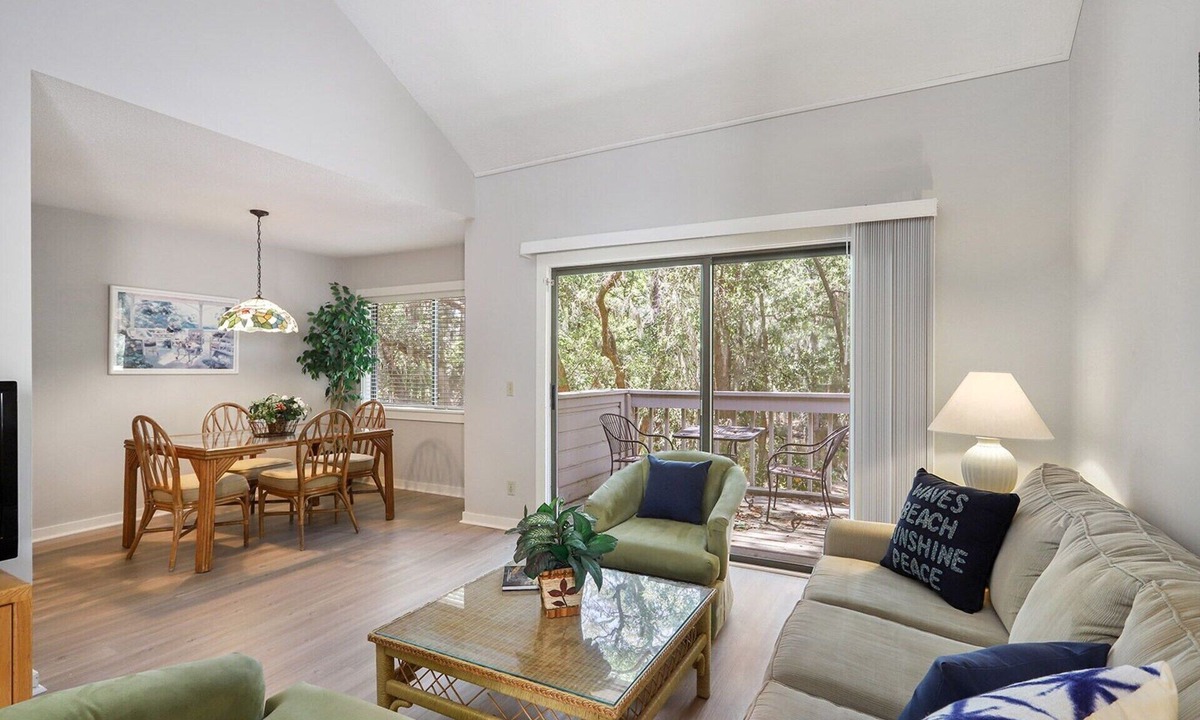 Sea Pines Condo | Harbour Town Gem: Serene Lagoon Views & Steps to the Lighthouse