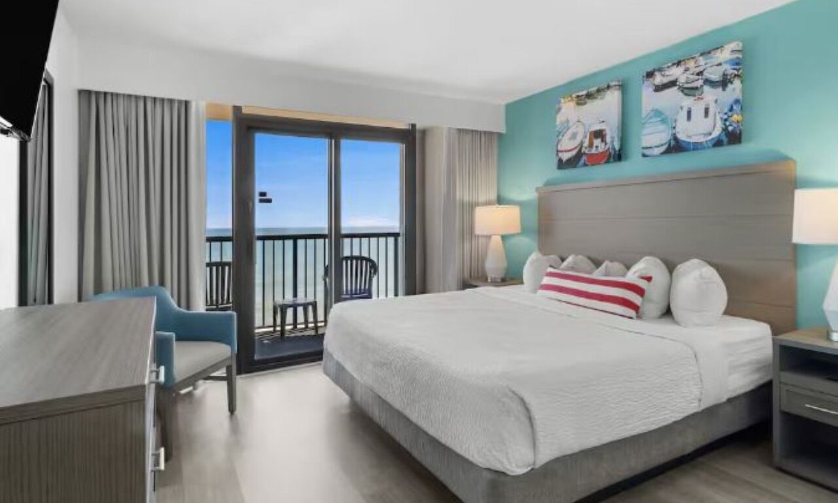 Myrtle Beach Hotel | 2 Coastal Getaways Close to Dining, Mini Golf, Indoor Pools, and Myrtle Beach