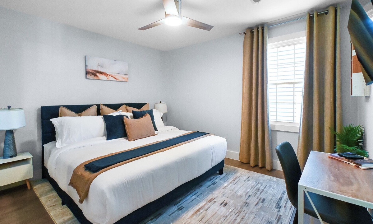 Charlotte House | Best Location!Chef's Kitchen, 2 lux bedrooms, 2baths, 3 dedicated workspaces