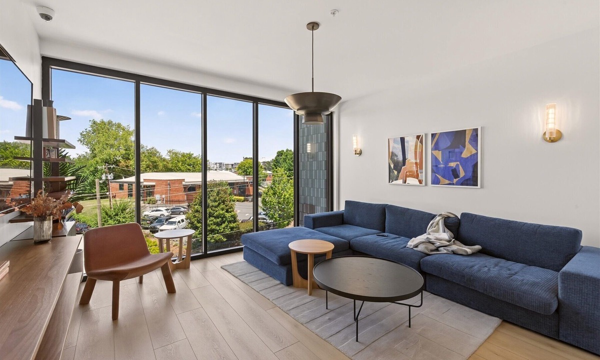 Charlotte Apartment | Light filled new 2 BR in the heart of Charlotte's dynamic South End. Steps to the Rail Trail + Light Rail = easy access to Uptown events. Rooftop Lounge w/skyline views, and luxe shared co-working spaces. Perfect for work, play or extended stay.
