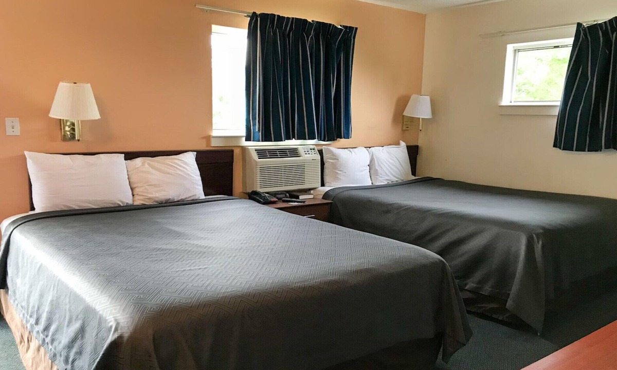 Terry Sanford Apartment | 2 Full Beds|Nsmk|Kitchen