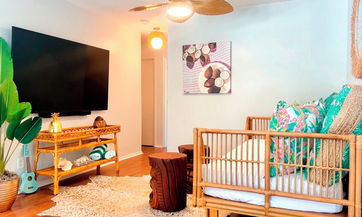 Tybee Island Cottage | Tiki Couples Retreat on Tybee/Hot Tub/Tiki Bar/FREE Golf Cart & Bikes