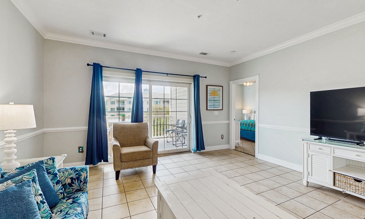 Central Myrtle Beach Condo | Lakefront condo near beach with water views, pool, golf, balcony, clubhouse, AC