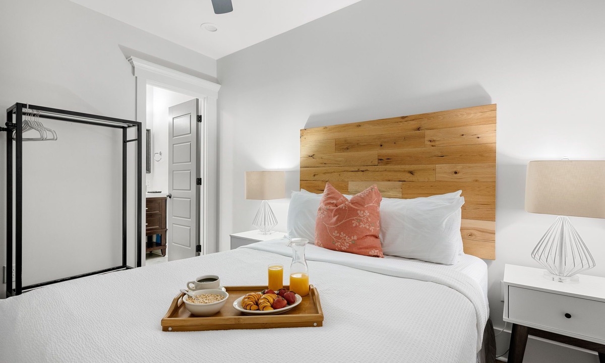 Downtown Charleston Apartment | Retreat on King Street | Ashley Suite
