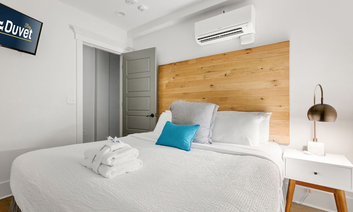 Downtown Charleston Apartment | In the Heart of King Street | Gullah Suite