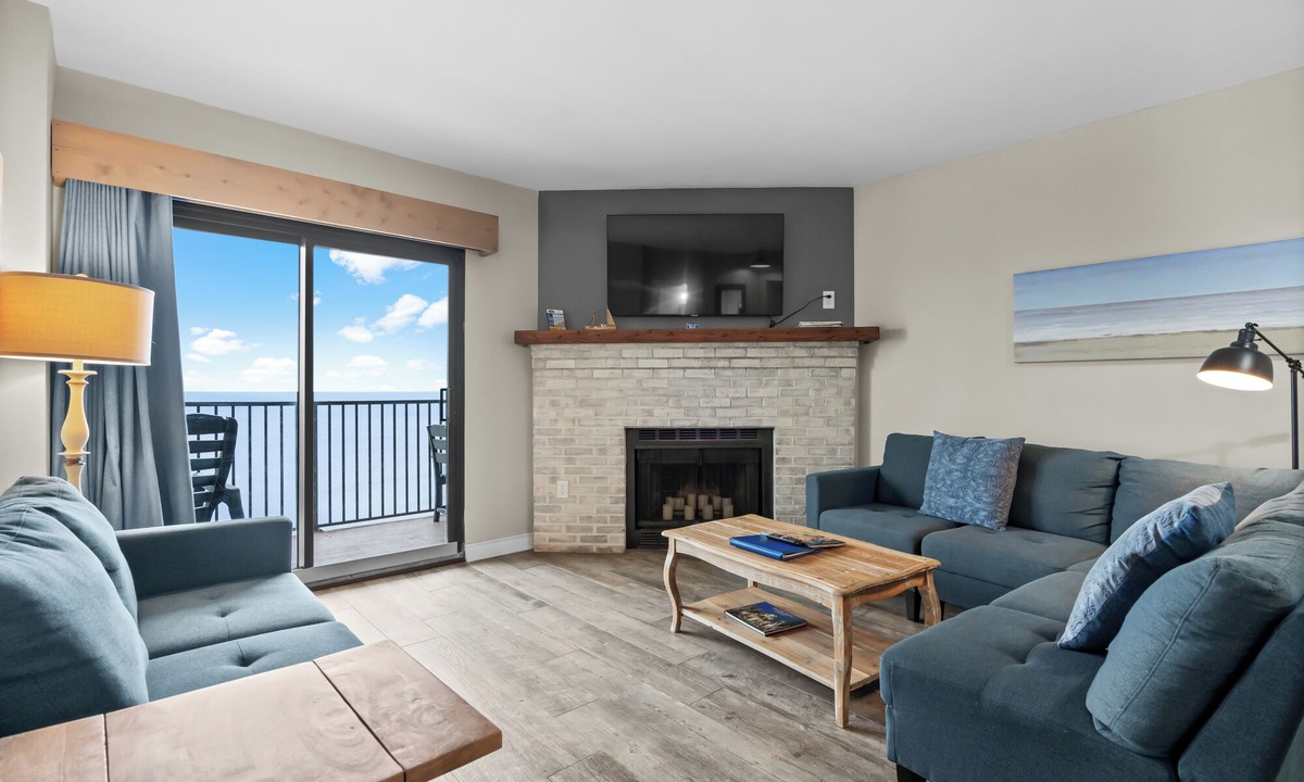 Cherry Grove Beach Condo | BEAUTIFUL OCEANFRONT PENTHOUSE.