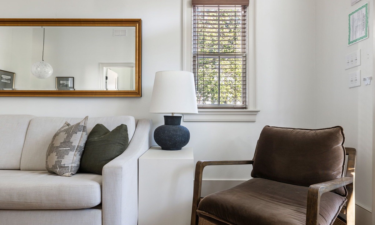 Cannonborough Elliotborough Apartment | Harleston House | Unit B | Sleeps 6
