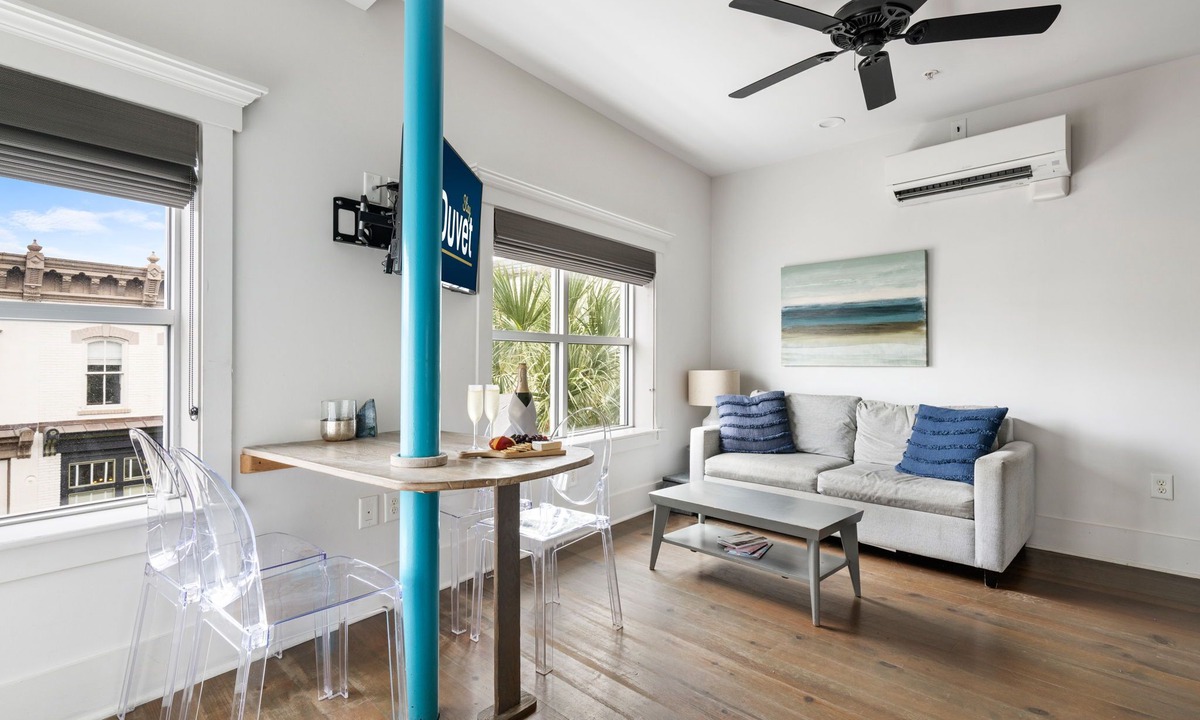 Downtown Charleston Apartment | The Quad at 493 - 4 Suites - Right on King!