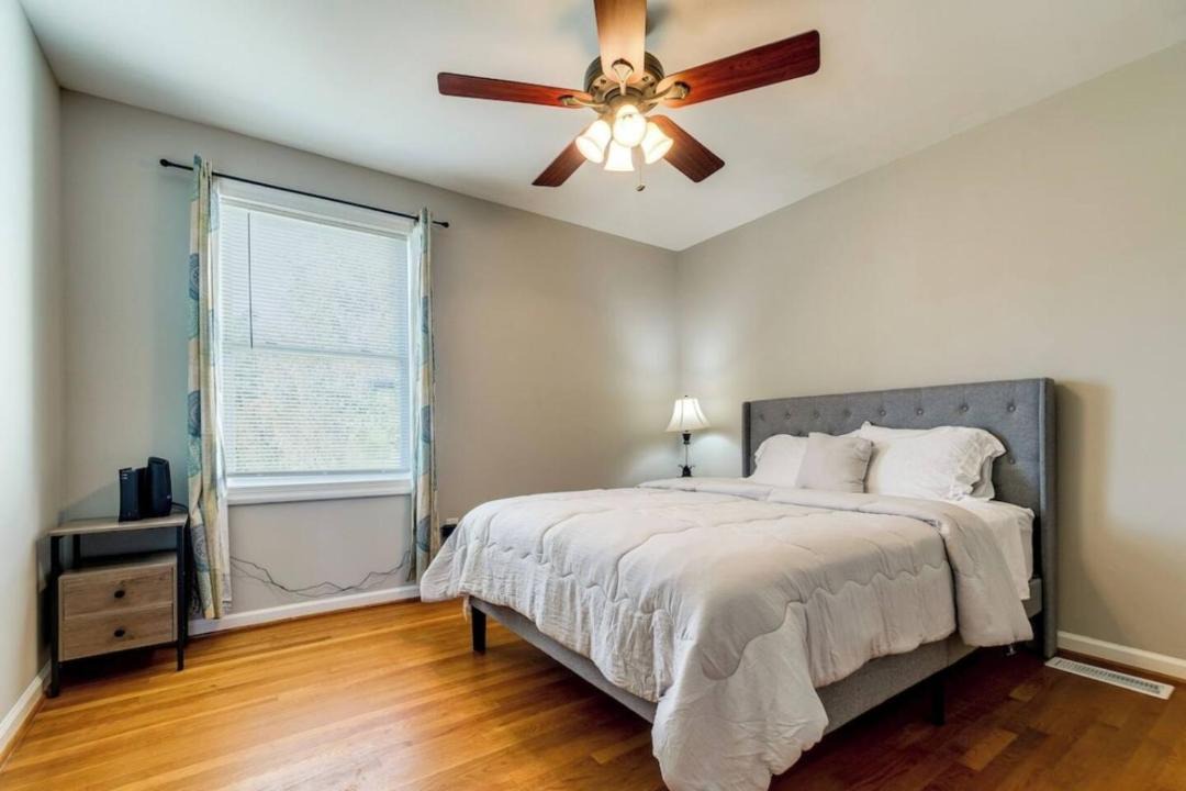 Clayton House | Pet Friendly 4BR 2.5BA Home in Clayton NC Sleeps 8 Minutes from Raleigh