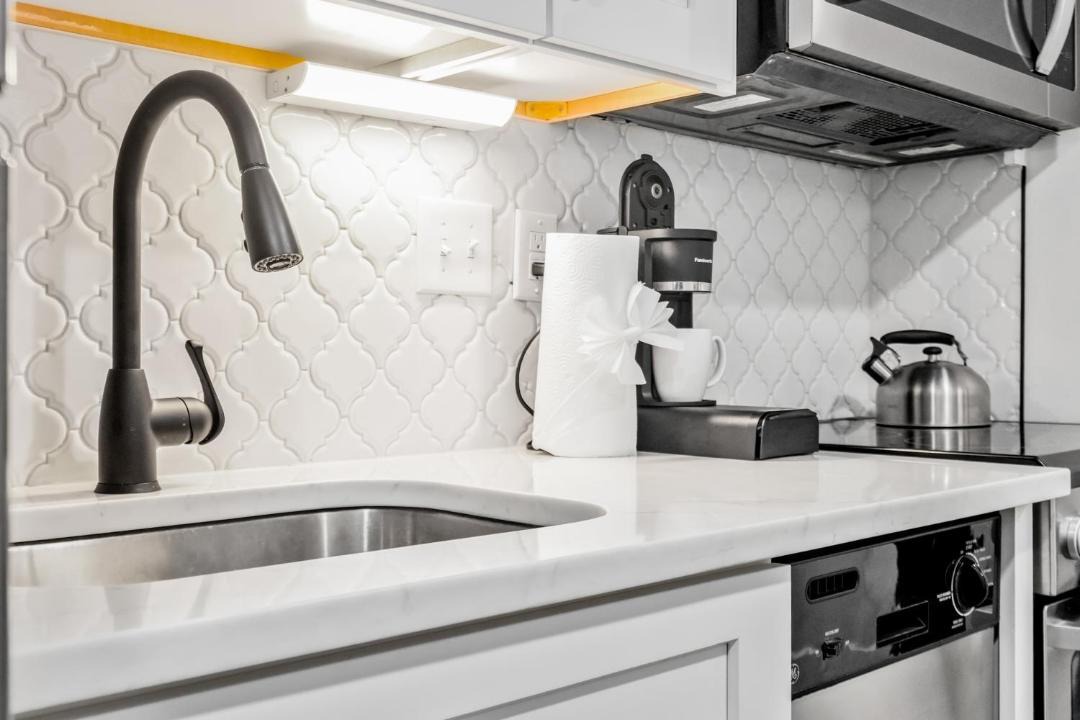 Downtown Myrtle Beach House | Oceanview KING Suite WD Pools Hot Tubs
