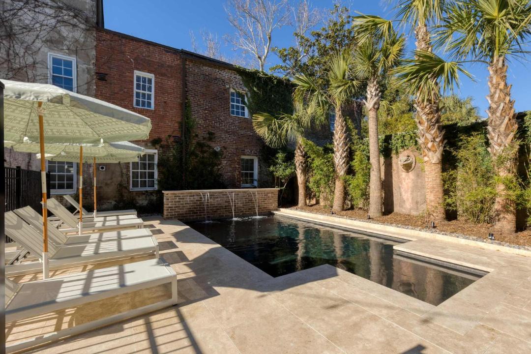 Harleston Village Bed & Breakfast | The Nicholas Carriage King Suite - Walk to King