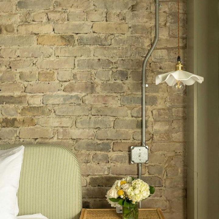 Harleston Village Bed & Breakfast | Historic B&B King Suite- Walk to King