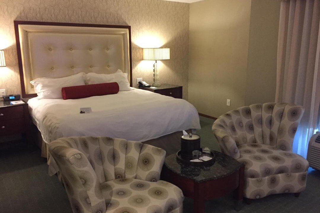 West Ashley Hotel | Town & Country Inn and Suites
