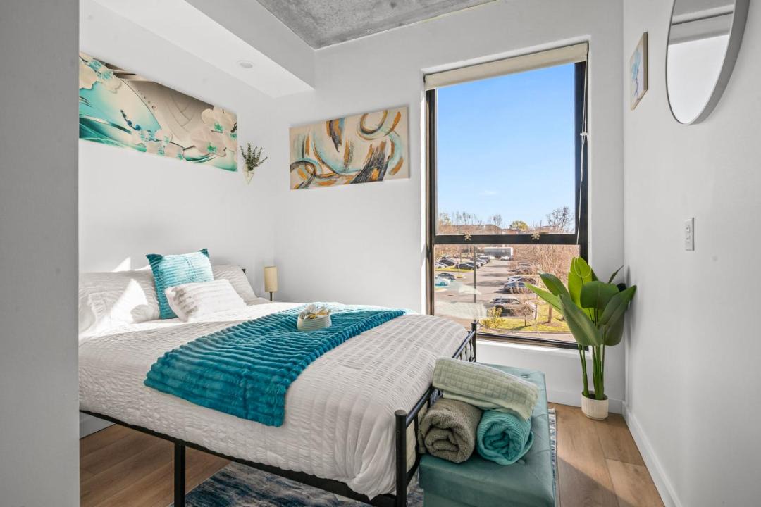 Charlotte Apartment | Luxury 2BR South End Uptown Charlotte, Walkable, Gym, Washer & Dryer