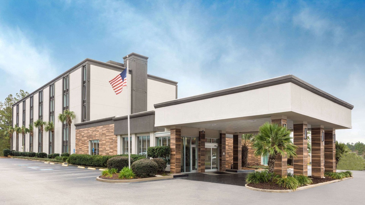 Photo of Buildings in Summerville