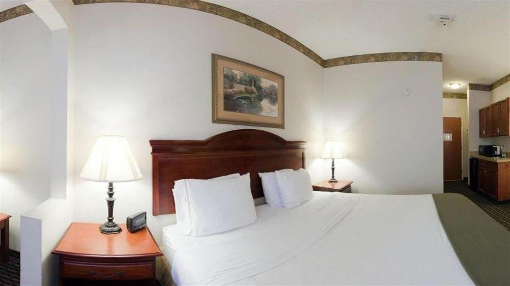 Photo of Bedroom in Laurinburg