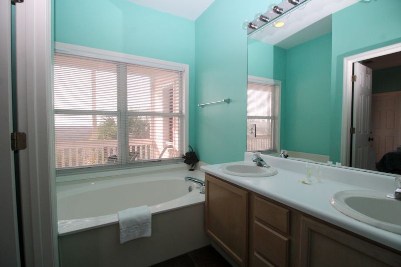 Photo of Bathroom in Bonito Boathouses