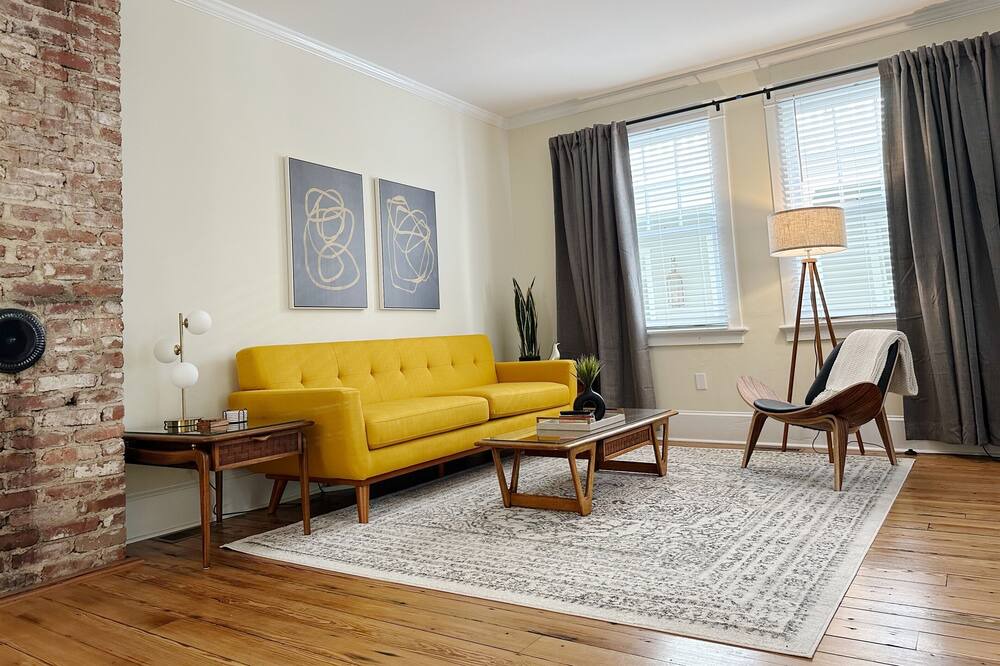 Photo of Livingroom in South of Broad