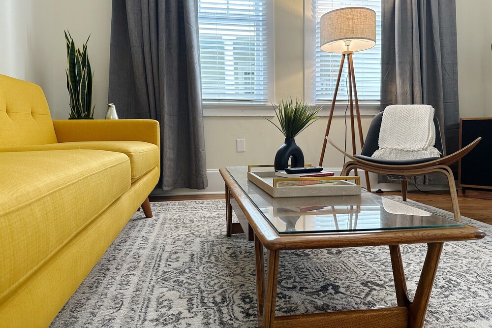 Photo of Livingroom in South of Broad