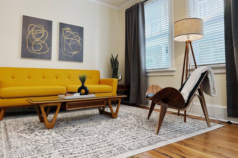 Photo of Livingroom in South of Broad