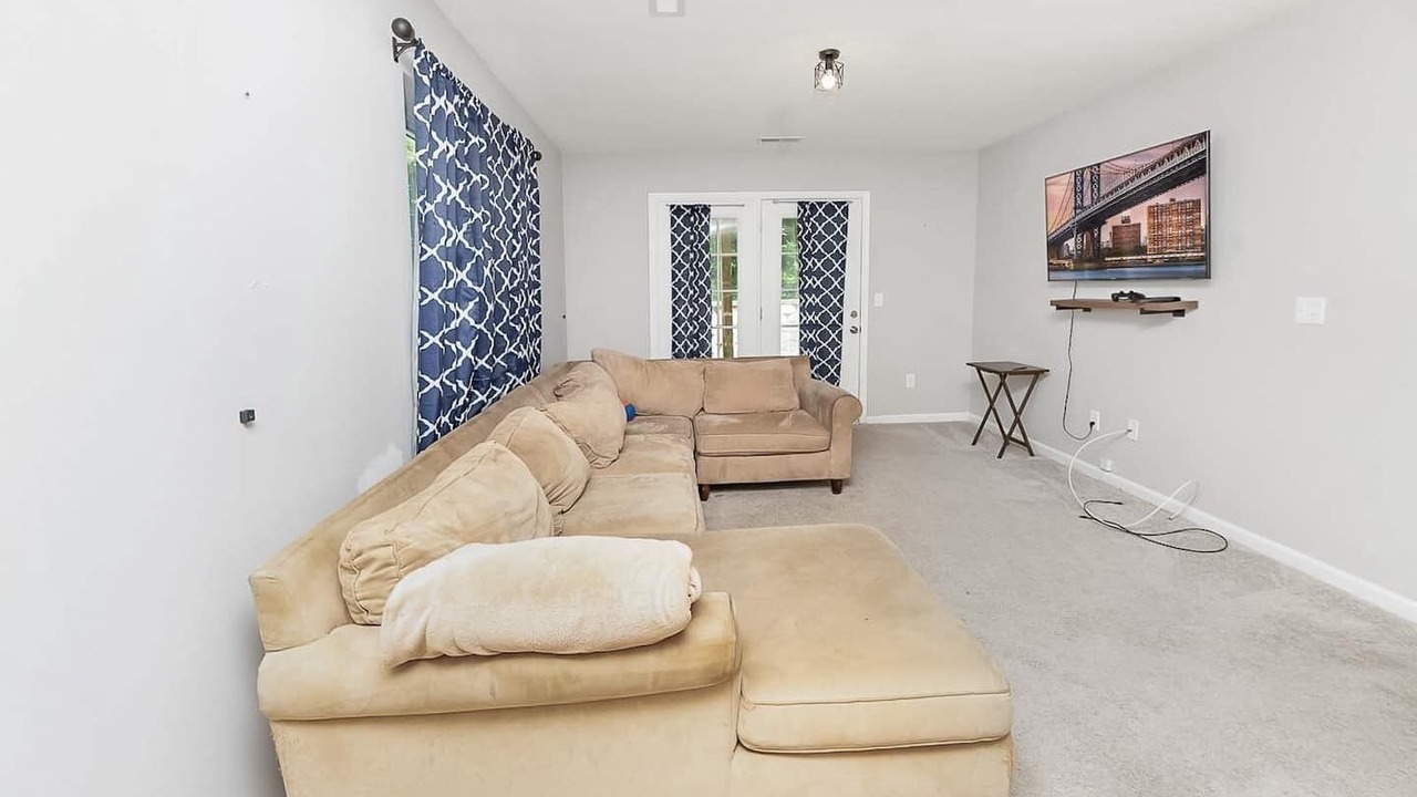 Photo of Livingroom in Goose Creek