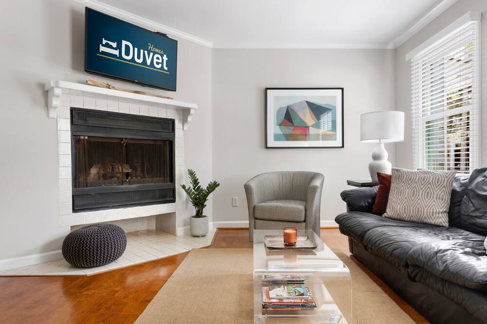 Photo of Livingroom in South of Broad