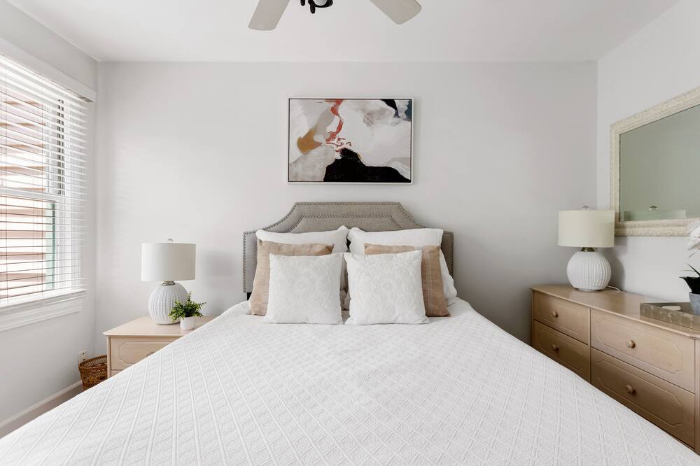 Photo of Bedroom in South of Broad