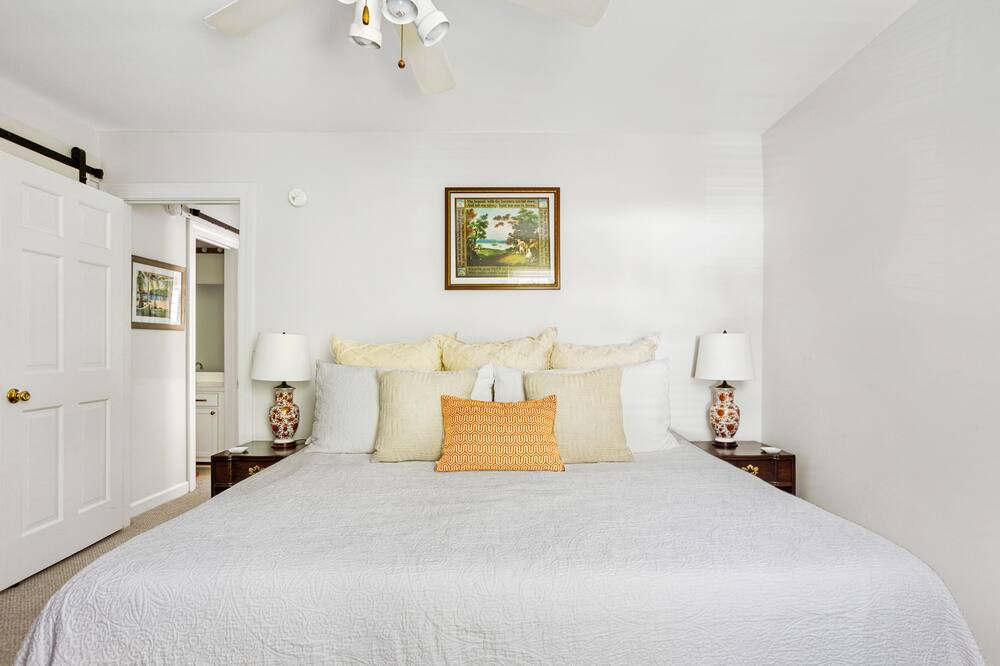 Photo of Bedroom in South of Broad