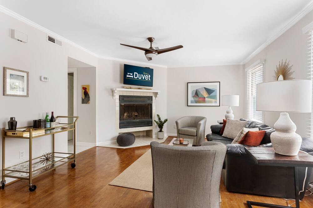 Photo of Livingroom in South of Broad