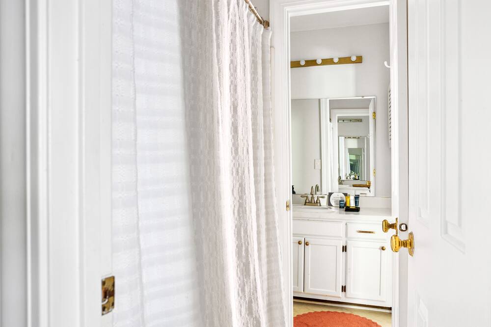 Photo of Bedroom in South of Broad