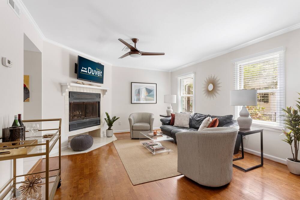 Photo of Livingroom in South of Broad
