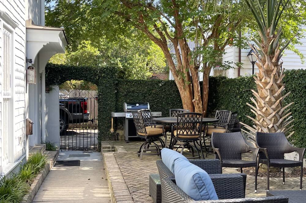 Photo of Patio Balcony in South of Broad