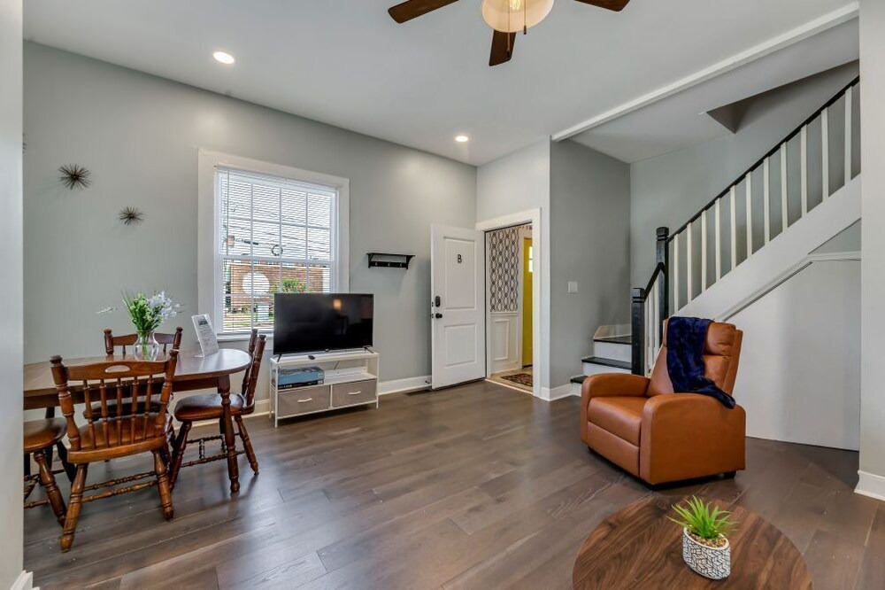 Photo of Livingroom in Downtown Greensboro