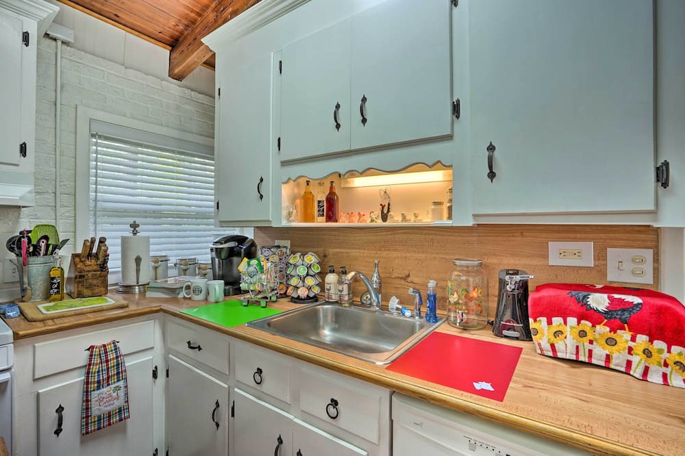 Photo of Kitchen in Summerville Historic District
