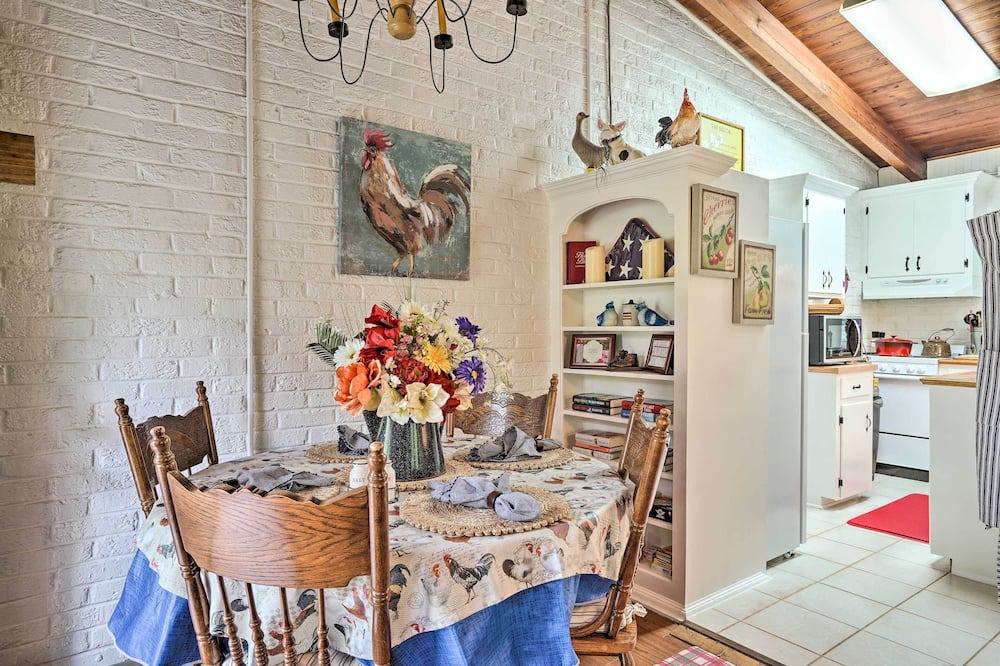 Photo of Kitchen in Summerville Historic District