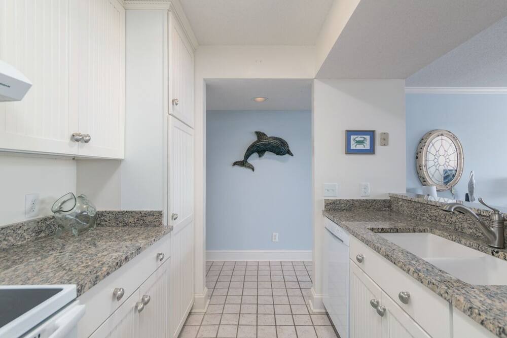 Photo of Kitchen in Oceanmarsh Subdivision